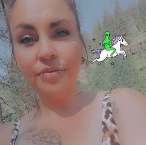 Meet your Posher, Caitlin